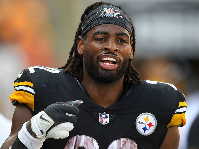 Najee Harris of the Pittsburgh Steelers looks on during the first News  Photo - Getty Images