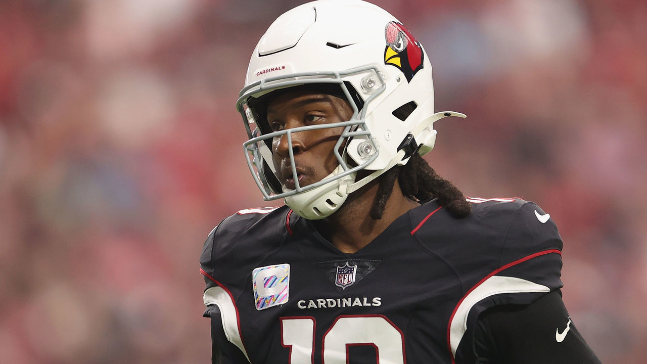 GLENDALE, ARIZONA - OCTOBER 10: Wide receiver DeAndre Hopkins #10 of the Arizona Cardinals during the NFL game at State Farm Stadium on October 10, 2021 in Glendale, Arizona. The Cardinals defeated the 49ers 17-10.