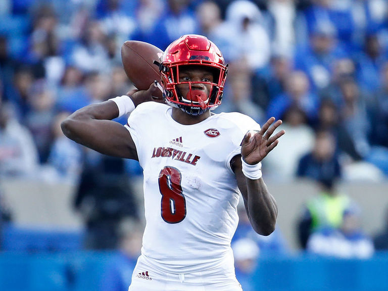 Lamar Jackson has awesome reaction to Louisville jersey retirement