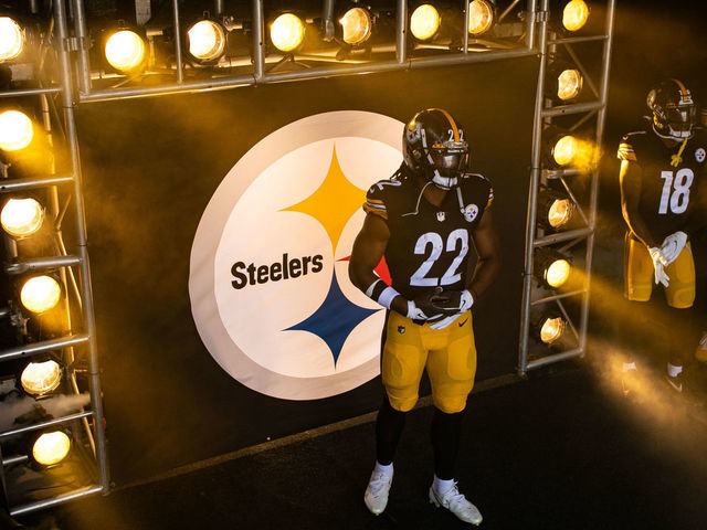 Najee Harris of the Pittsburgh Steelers looks on during the first News  Photo - Getty Images