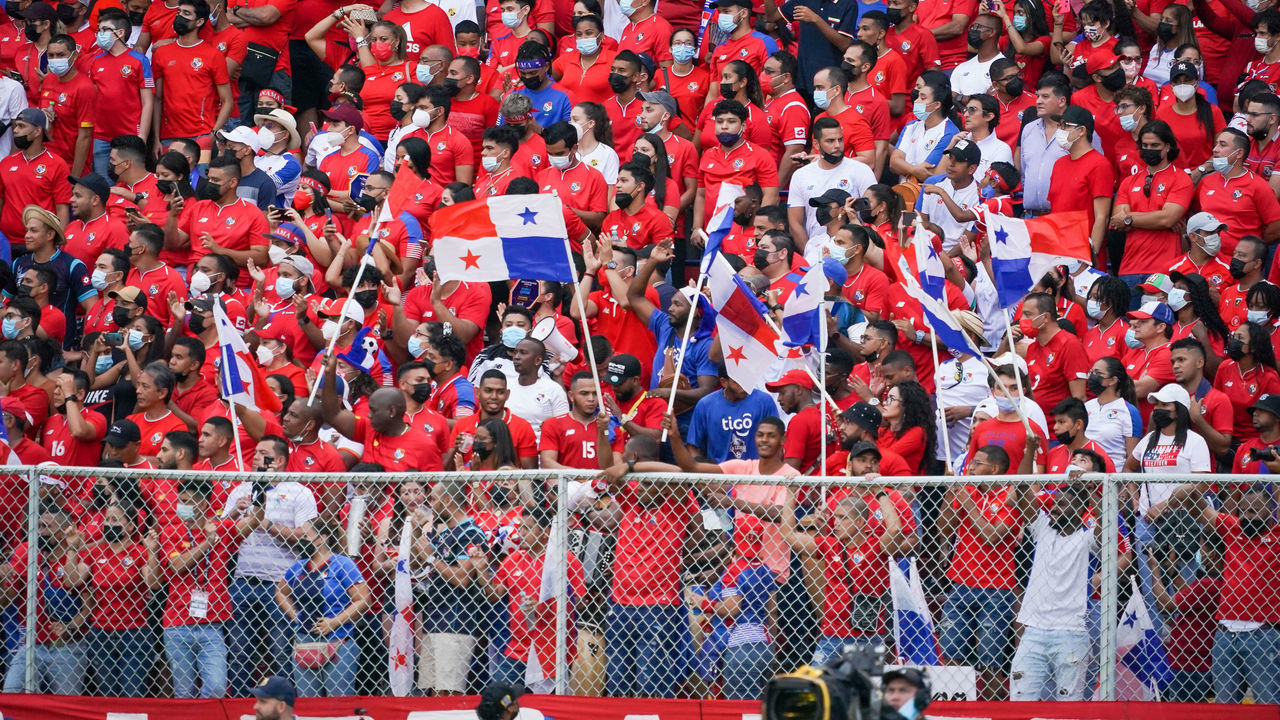 CIUDAD DE PANAMA, PANAMA - OCTOBER 10: Panama fans during the match between Panama and United States as part of the Concacaf 2022 FIFA World Cup Qualifier at Rommel Fernandez Stadium on October 10, 2021 in Ciudad de Panama, Panama.