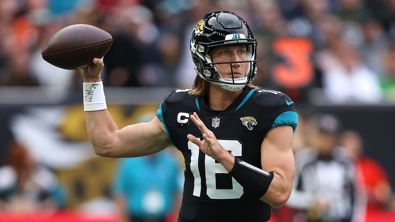 LONDON, ENGLAND - OCTOBER 17: Trevor Lawrence #16 of the Jacksonville Jaguars throws the ball during the NFL London 2021 match between Miami Dolphins and Jacksonville Jaguars at Tottenham Hotspur Stadium on October 17, 2021 in London, England.