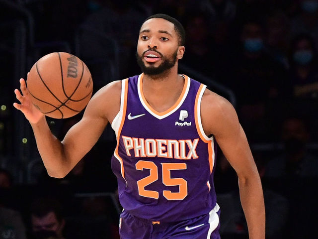 LOS ANGELES, CA - OCTOBER 10: Mikal Bridges #25 of the Phoenix Suns dribbles the ball during a preseason game against the Los Angeles Lakers on October 10, 2021 at STAPLES Center in Los Angeles, California. NOTE TO USER: User expressly acknowledges and agrees that, by downloading and/or using this Photograph, user is consenting to the terms and conditions of the Getty Images License Agreement. Mandatory Copyright Notice: Copyright 2021 NBAE