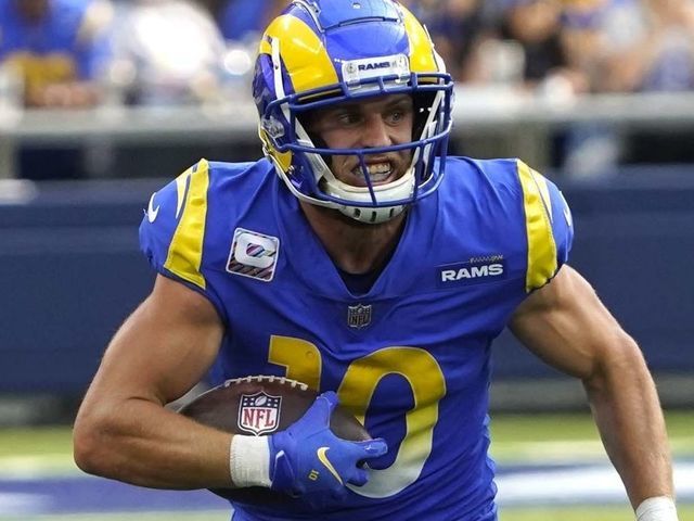 INGLEWOOD, CA - OCTOBER 3: Cooper Kupp #10 of the Rams during the NFL game between the Arizona Cardinals and the Los Angeles Rams on October 03, 2021, at SoFi Stadium in Inglewood, CA.