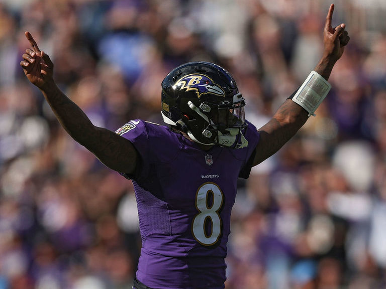 Ravens smother Herbert, Chargers for their fifth straight win 