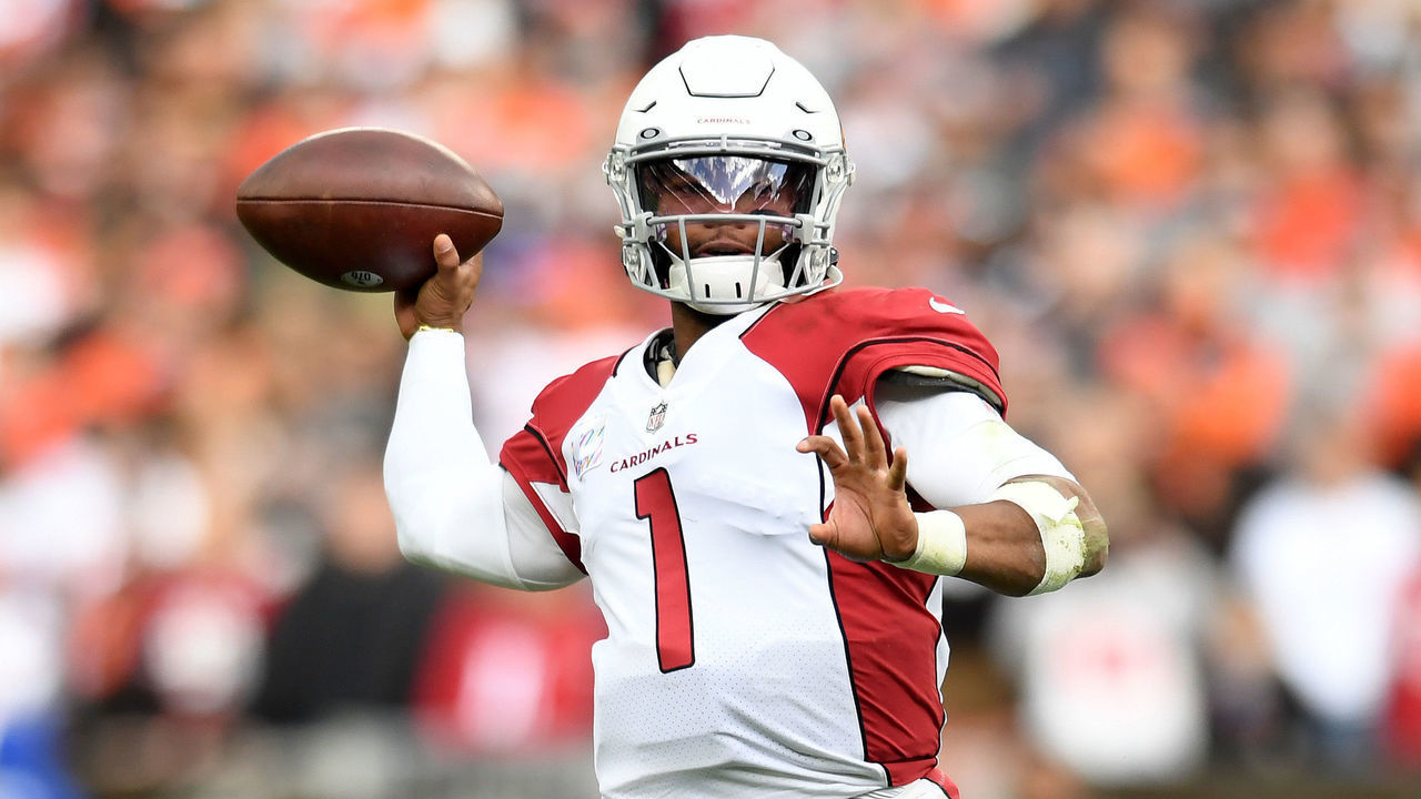 CLEVELAND, OHIO - OCTOBER 17: Kyler Murray #1 of the Arizona Cardinals throws the ball during the first quarter against the Cleveland Browns at FirstEnergy Stadium on October 17, 2021 in Cleveland, Ohio.