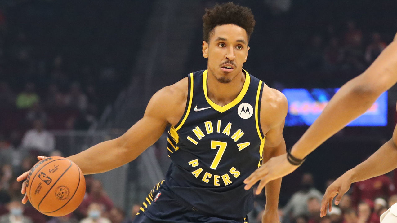 CLEVELAND, OH - OCTOBER 8: Malcolm Brogdon #7 of the Indiana Pacers drives to the basket during a preseason game against the Cleveland Cavaliers on October 8, 2021 at Rocket Mortgage FieldHouse in Cleveland, Ohio. NOTE TO USER: User expressly acknowledges and agrees that, by downloading and/or using this Photograph, user is consenting to the terms and conditions of the Getty Images License Agreement. Mandatory Copyright Notice: Copyright 2021 NBAE