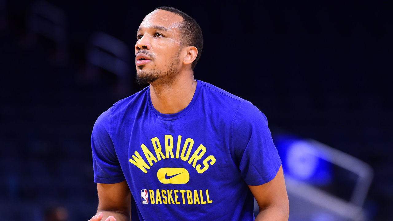 SAN FRANCISCO, CA - OCTOBER 8: Avery Bradley #10 of the Golden State Warriors warms up prior to a preseason game against the Los Angeles Lakers on October 8, 2021 at Chase Center in San Francisco, California. NOTE TO USER: User expressly acknowledges and agrees that, by downloading and or using this photograph, user is consenting to the terms and conditions of Getty Images License Agreement. Mandatory Copyright Notice: Copyright 2021 NBAE