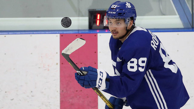 Toronto, ON- September 12 - Nick Robertson juggles a puck. The Toronto Maple Leafs hold their prospects development camp in Ford Performance Centre in Toronto. September 12, 2021. (Steve Russell/Toronto Star via Getty Images)