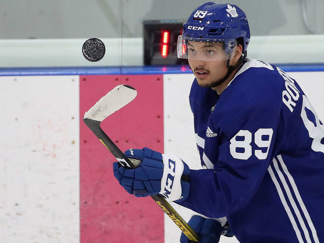 Toronto, ON- September 12 - Nick Robertson juggles a puck. The Toronto Maple Leafs hold their prospects development camp in Ford Performance Centre in Toronto. September 12, 2021. (Steve Russell/Toronto Star via Getty Images)