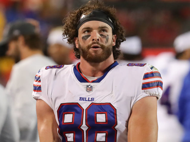 KANSAS CITY, MO - OCTOBER 10: Buffalo Bills tight end Dawson Knox (88) on the sidelines in the second quarter of an NFL football game between the Buffalo Bills and Kansas City Chiefs on Oct 10, 2021 at GEHA Filed at Arrowhead Stadium in Kansas City, MO.