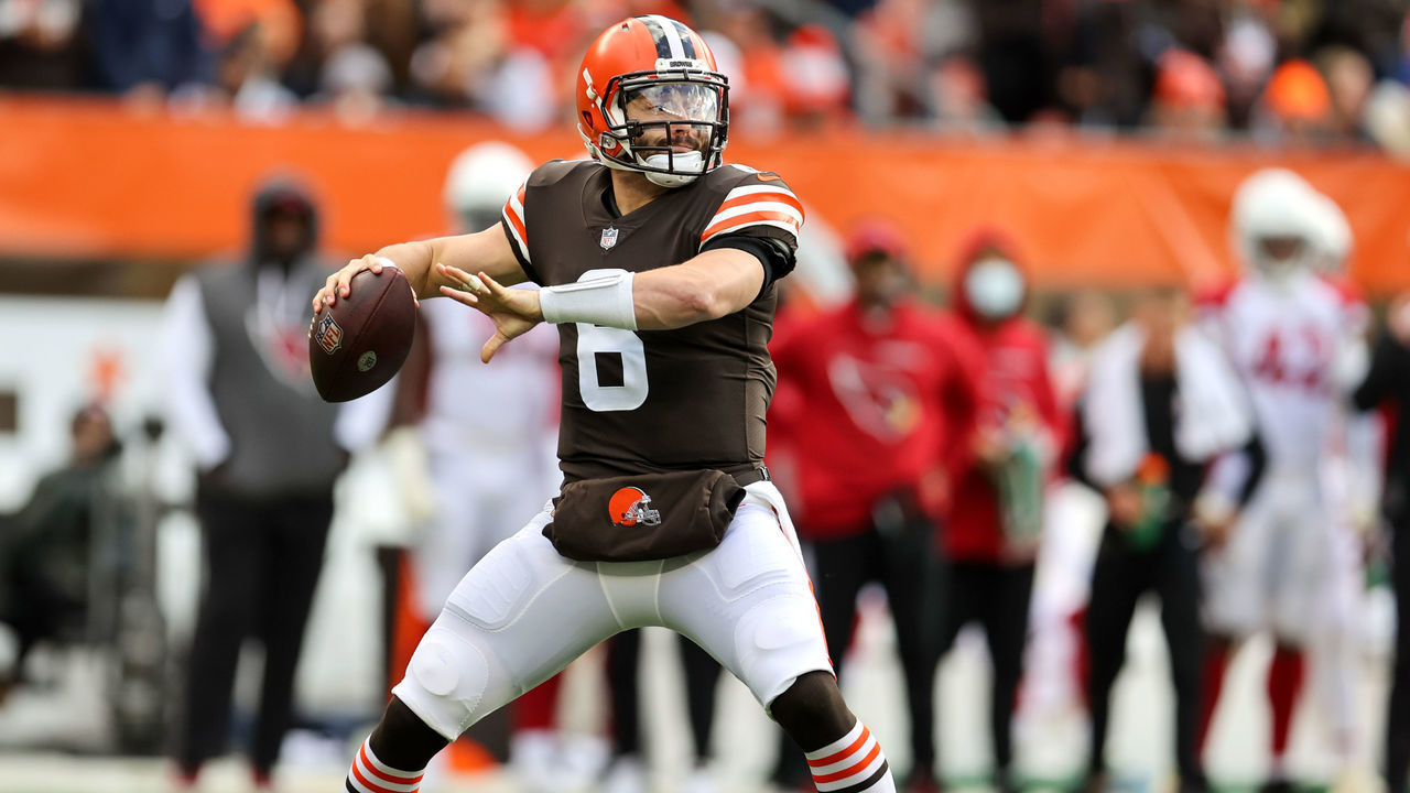 CLEVELAND, OH - OCTOBER 17: Cleveland Browns quarterback Baker Mayfield (6) throws a pass during the first quarter of the National Football League game between the Arizona Cardinals and Cleveland Browns on October 17, 2021, at FirstEnergy Stadium in Cleveland, OH.