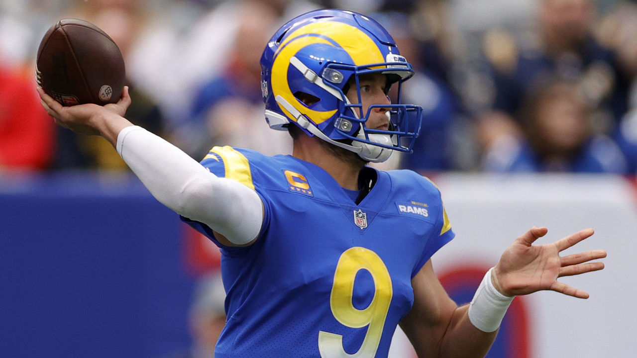 EAST RUTHERFORD, NEW JERSEY - OCTOBER 17: Matthew Stafford #9 of the Los Angeles Rams looks to pass against the New York Giants in the first quarter at MetLife Stadium on October 17, 2021 in East Rutherford, New Jersey.