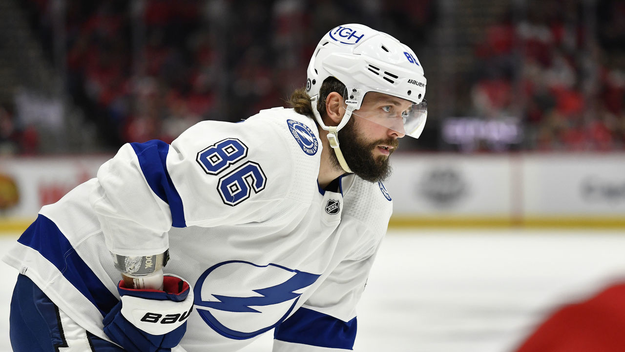 WASHINGTON, DC - OCTOBER 16: Lightning right wing Nikita Kucherov (86) waits for a face-off during the Tampa Bay Lightning vs. Washington Capitals National Hockey League game on October 16, 2021 at Capital One Arena in Washington, D.C..