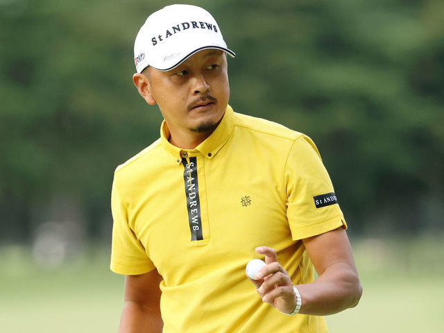 INZAI, JAPAN - OCTOBER 21: Hiroshi Iwata of Japan acknowledges fans after holing out on the 9th green during the first round of the ZOZO Championship at Accordia Golf Narashino Country Club on October 21, 2021 in Inzai, Chiba, Japan.