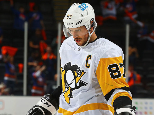 UNIONDALE, NEW YORK - MAY 26: Sidney Crosby #87 of the Pittsburgh Penguins reacts during the third period against the New York Islanders in Game Six of the First Round of the 2021 Stanley Cup Playoffs at Nassau Coliseum on May 26, 2021 in Uniondale, New York.