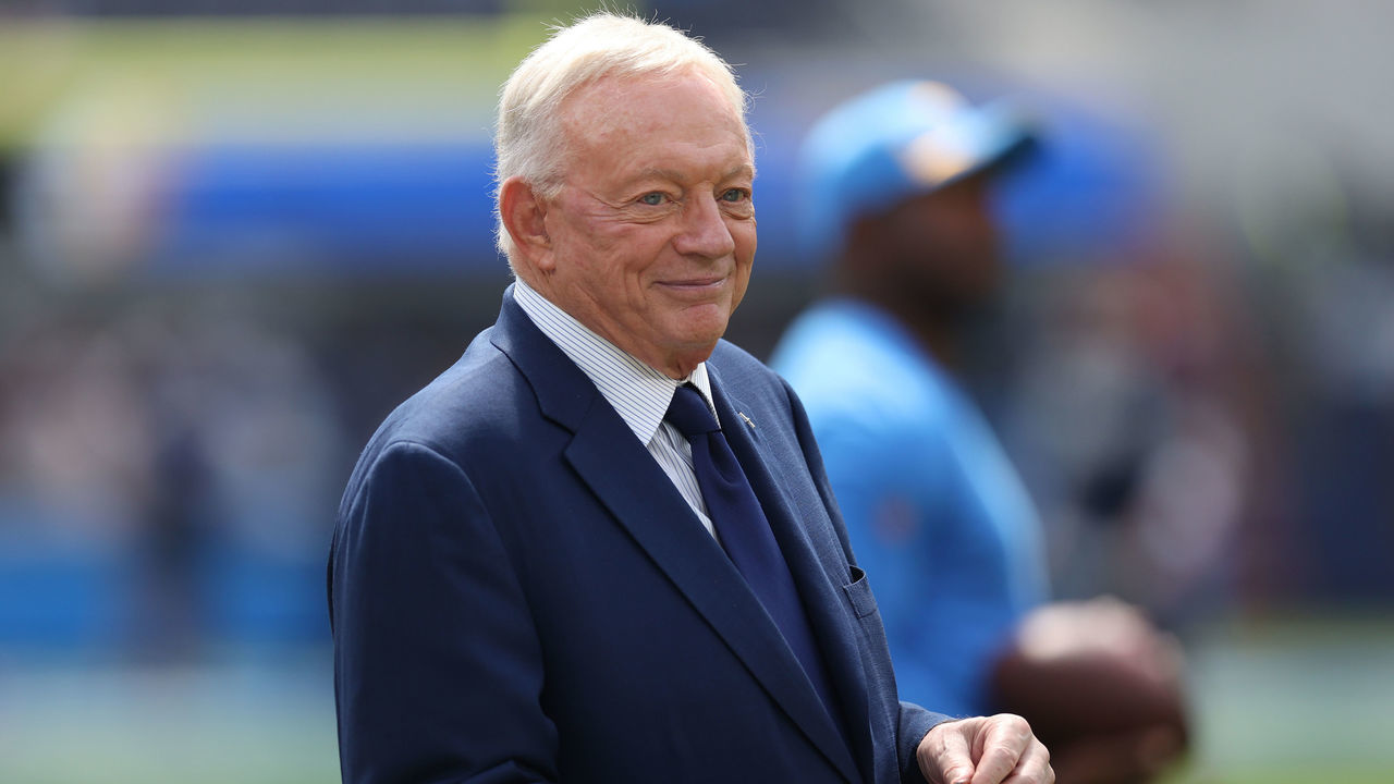INGLEWOOD, CALIFORNIA - SEPTEMBER 19: Owner Jerry Jones of the Dallas Cowboys at SoFi Stadium on September 19, 2021 in Inglewood, California.