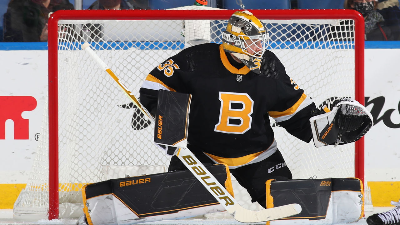 BUFFALO, NY - OCTOBER 22: Linus Ullmark #35 of the Boston Bruins tends goal during an NHL game against the Buffalo Sabres on October 22, 2021 at KeyBank Center in Buffalo, New York.