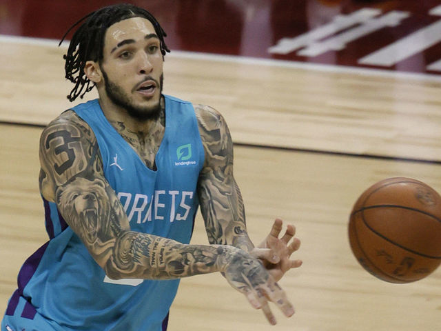 LAS VEGAS, NEVADA - AUGUST 09: LiAngelo Ball #8 of the Charlotte Hornets passes the ball up the court against the Sacramento Kings during the 2021 NBA Summer League at the Thomas & Mack Center on August 9, 2021 in Las Vegas, Nevada. The Kings defeated the Hornets 80-70.