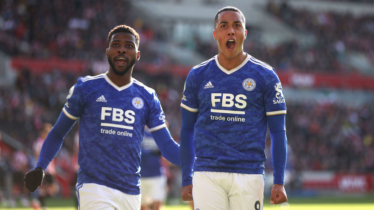 BRENTFORD, ENGLAND - OCTOBER 24: Youri Tielemans of Leicester City (R) celebrates with team mate Kelechi Iheanacho (L) after scoring his sides first goal during the Premier League match between Brentford and Leicester City at Brentford Community Stadium on October 24, 2021 in Brentford, England.