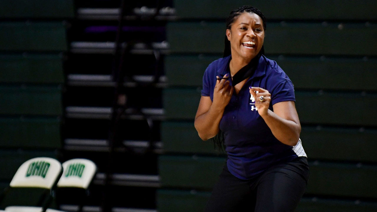 Ivey, Notre Dame relish role as women's basketball underdog 