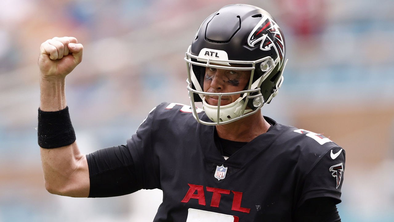 Olamide Zaccheaus of the Atlanta Falcons catches a pass while News Photo  - Getty Images