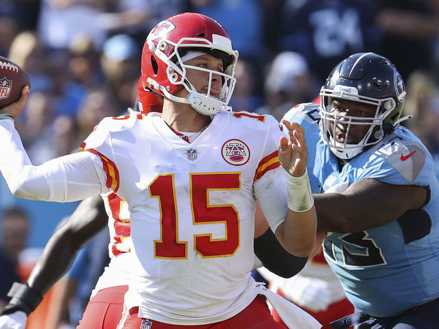 Titans vs. Chiefs score: Tennessee blows out slumping Kansas City as  Patrick Mahomes exits game in fourth 