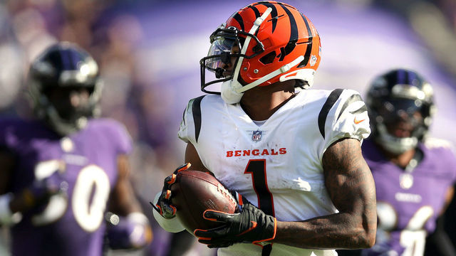 BALTIMORE, MARYLAND - OCTOBER 24: Ja'Marr Chase #1 of the Cincinnati Bengals catches the ball for a touchdown during the second half in the game against the Baltimore Ravens at M&T Bank Stadium on October 24, 2021 in Baltimore, Maryland.