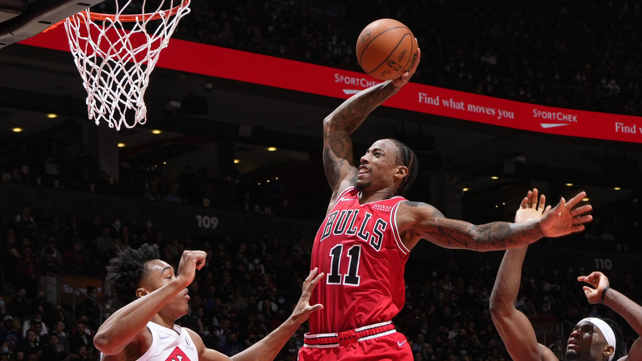 TORONTO, CANADA - OCTOBER 25: DeMar DeRozan #11 of the Chicago Bulls drives to the basket during the game against the Toronto Raptors on October 25, 2021 at the Scotiabank Arena in Toronto, Ontario, Canada. Mandatory Copyright Notice: Copyright 2021 NBAE