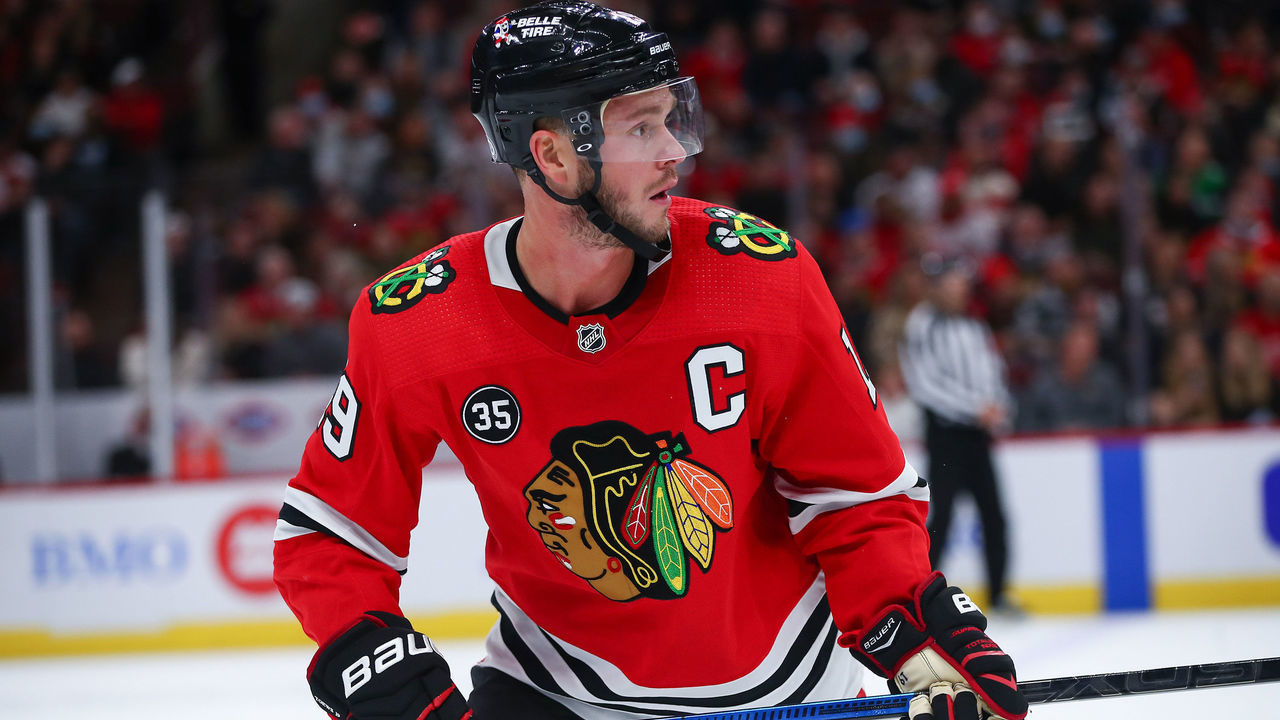 CHICAGO, IL - OCTOBER 24: Chicago Blackhawks Center Jonathan Toews (19) looks on during a game between the Chicago Blackhawks and the Detroit Red Wings on October 24, 2021 at the United Center in Chicago, IL.