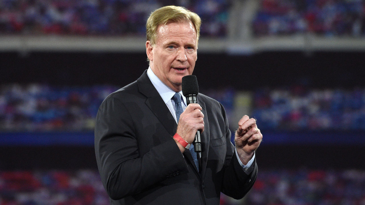 NEW YORK, NEW YORK - OCTOBER 20: Roger Goodell speaks onstage during the Robin Hood Benefit at Jacob Javits Center on October 20, 2021 in New York City.