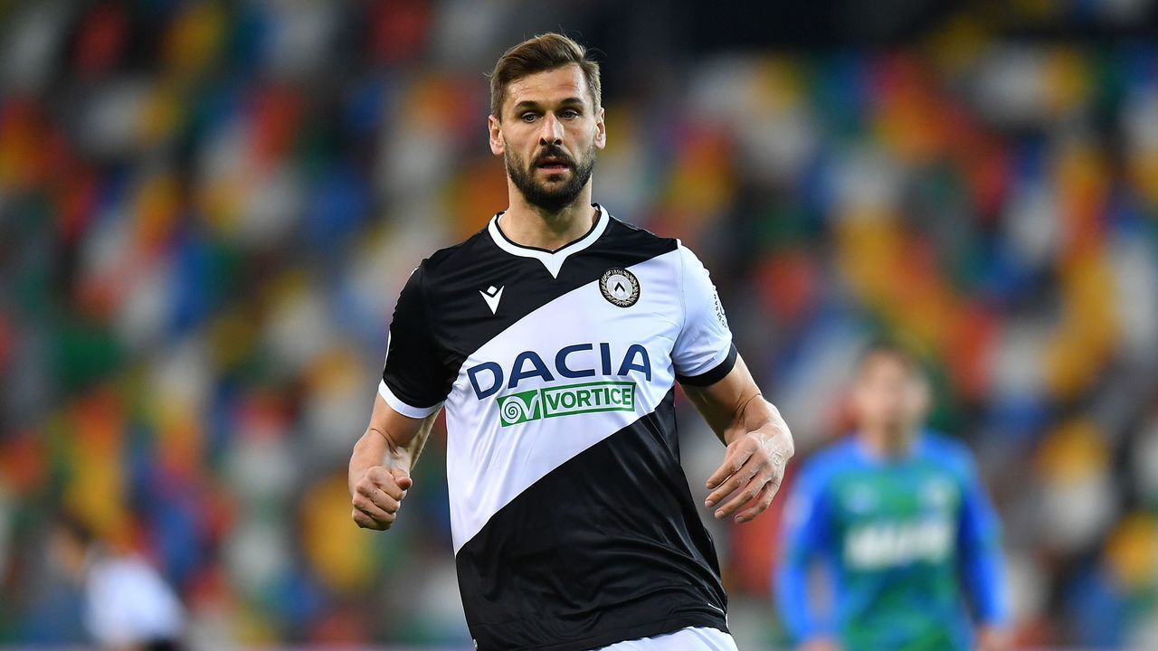 UDINE, ITALY - MARCH 06:Fernando LLorente of Udinese Calcio looks on during the Serie A match between Udinese Calcio and US Sassuolo at Dacia Arena on March 06, 2021 in Udine, Italy.