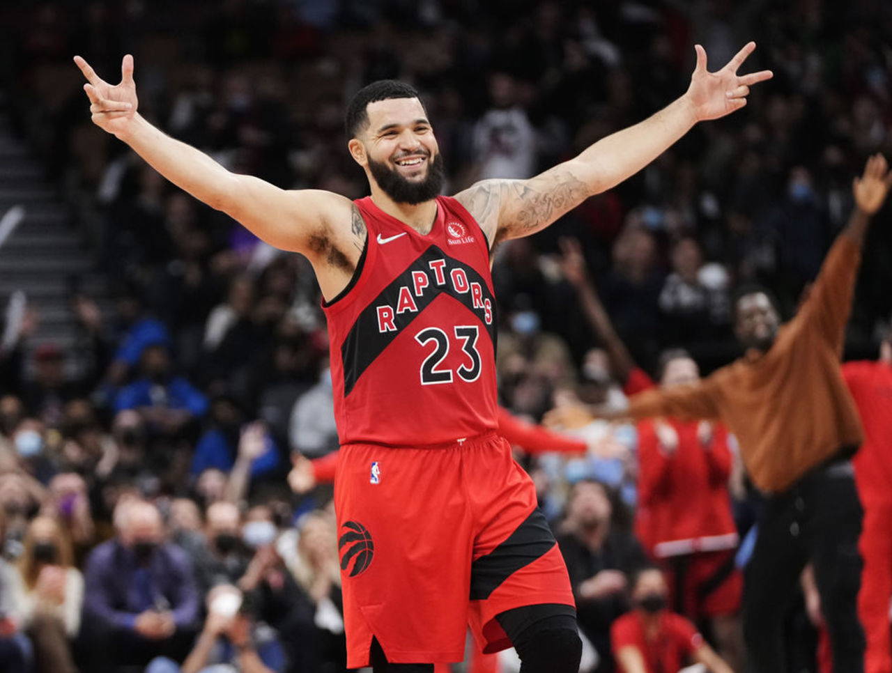 VanVleet leads Raptors past Pacers for 1st win in Toronto | theScore