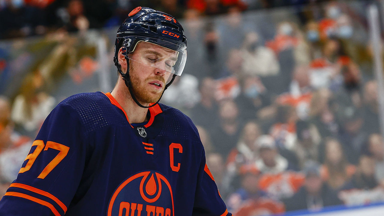 EDMONTON, AB - OCTOBER 19: Edmonton Oilers Center Connor McDavid (97) takes a moment in the third period during the Edmonton Oilers game versus the Philadelphia Flyers on October 27, 2021 at Rogers Place in Edmonton, AB.