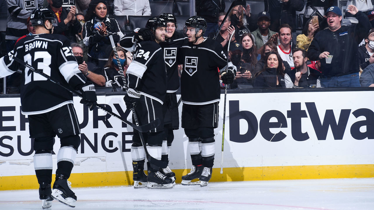 LOS ANGELES, CA - OCTOBER 30: Rasmus Kupari #89 of the Los Angeles Kings celebrates his goal with teammates during the third period against the Montreal Canadiens at STAPLES Center on October 30, 2021 in Los Angeles, California.