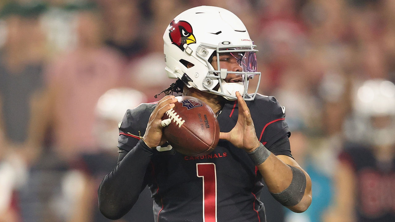 GLENDALE, ARIZONA - OCTOBER 28: Quarterback Kyler Murray #1 of the Arizona Cardinals looks to pass during the NFL game at State Farm Stadium on October 28, 2021 in Glendale, Arizona. The Packers defeated the Cardinals 24-21.