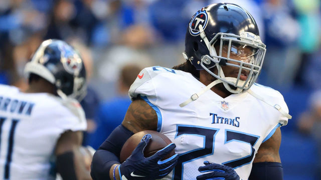 INDIANAPOLIS, INDIANA - OCTOBER 31: Derrick Henry #22 of the Tennessee Titans warms up before a game against the Indianapolis Colts at Lucas Oil Stadium on October 31, 2021 in Indianapolis, Indiana.