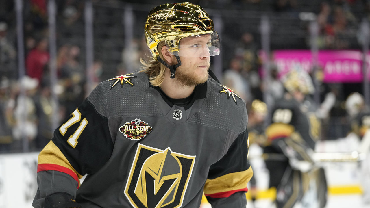 LAS VEGAS, NEVADA - OCTOBER 22: William Karlsson #71 of the Vegas Golden Knights warms up prior to a game against the Edmonton Oilers at T-Mobile Arena on October 22, 2021 in Las Vegas, Nevada.