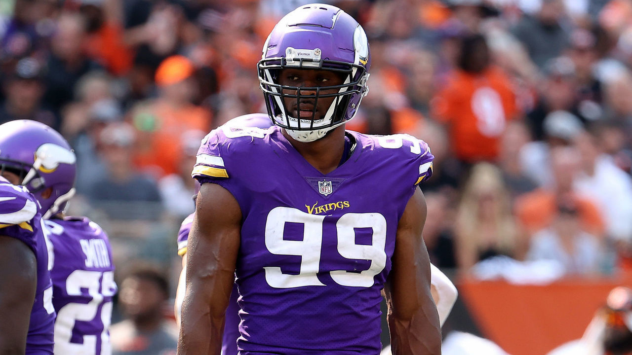 CINCINNATI, OHIO - SEPTEMBER 12: Danielle Hunter #99 of the Minnesota Vikings during the game against the Cincinnati Bengals at Paul Brown Stadium on September 12, 2021 in Cincinnati, Ohio.