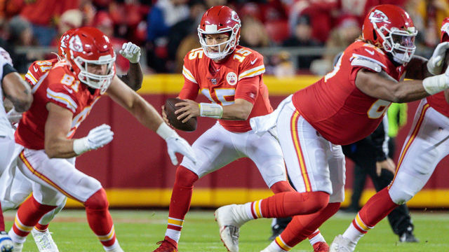KANSAS CITY, MO - NOVEMBER 01: Kansas City Chiefs quarterback Patrick Mahomes (15) looks to hand off against the New York Giants on November 1st, 2021 at GEHA field at Arrowhead Stadium in Kansas City, Missouri.