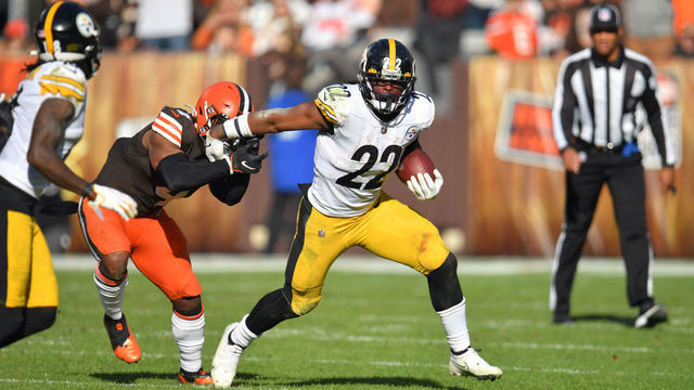 CLEVELAND, OHIO - OCTOBER 31: Running back Najee Harris #22 of the Pittsburgh Steelers runs for a gain during the second half against the Cleveland Browns at FirstEnergy Stadium on October 31, 2021 in Cleveland, Ohio. The Steelers defeated the Browns 15-10.