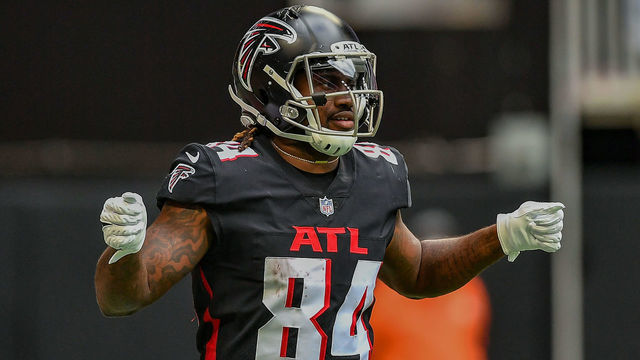 ATLANTA, GA OCTOBER 31: Atlanta running back Cordarrelle Patterson (84) reacts during the NFL game between the Carolina Panthers and the Atlanta Falcons on October 31st, 2021 at Mercedes-Benz Stadium in Atlanta, GA.