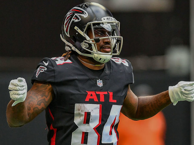 ATLANTA, GA OCTOBER 31: Atlanta running back Cordarrelle Patterson (84) reacts during the NFL game between the Carolina Panthers and the Atlanta Falcons on October 31st, 2021 at Mercedes-Benz Stadium in Atlanta, GA.