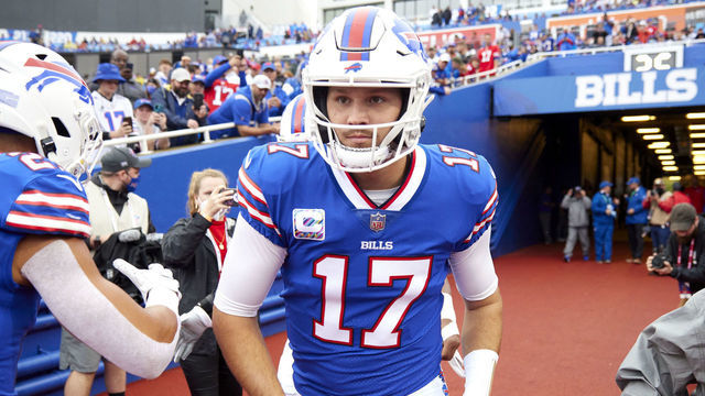 Football: Buffalo Bills QB Josh Allen (17) about to take field before game vs Houston Texans at Bills Stadium. Orchard Park, NY 10/3/2021 CREDIT: Rob Tringali