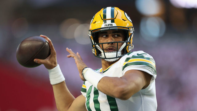 GLENDALE, ARIZONA - OCTOBER 28: Quarterback Jordan Love #10 of the Green Bay Packers warms up before the NFL game at State Farm Stadium on October 28, 2021 in Glendale, Arizona. The Packers defeated the Cardinals 24-21.