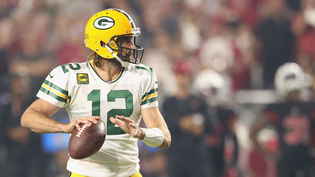 GLENDALE, ARIZONA - OCTOBER 28: Quarterback Aaron Rodgers #12 of the Green Bay Packers looks to pass during the second half of the NFL game at State Farm Stadium on October 28, 2021 in Glendale, Arizona. The Packers defeated the Cardinals 24-21.