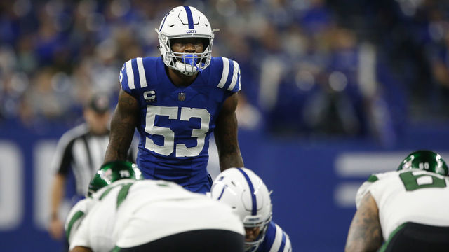 INDIANAPOLIS, IN - NOVEMBER 04: Indianapolis Colts Linebacker Darius Leonard (53) looks into the backfield during and NFL game between the New York Jets and the Indianapolis Colts on November 04, 2021 at Lucas Oil Stadium, in Indianapolis Indiana.