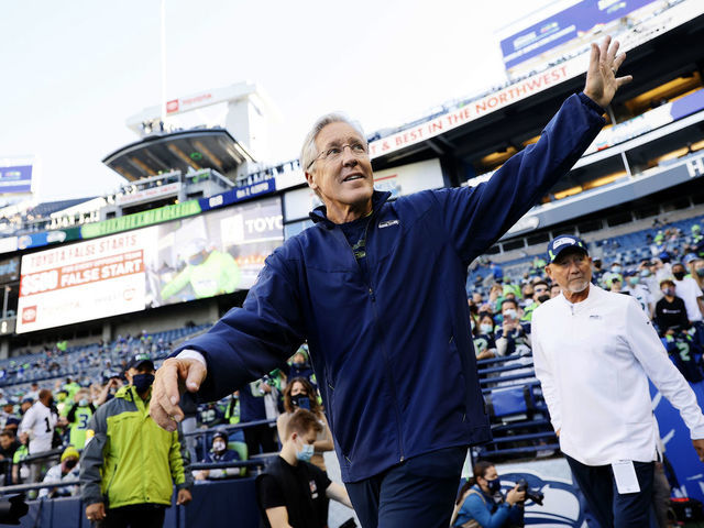 Pete Carroll, Seahawks 'happy with' quarterbacks on roster after