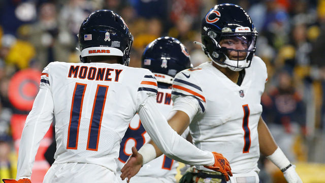 PITTSBURGH, PENNSYLVANIA - NOVEMBER 08: Wide receiver Darnell Mooney #11 celebrates his touchdown with quarterback Justin Fields #1 of the Chicago Bears against the Pittsburgh Steelers in the fourth quarter during the second half at Heinz Field on November 8, 2021 in Pittsburgh, Pennsylvania.