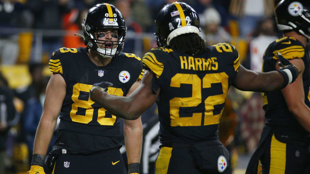 PITTSBURGH, PENNSYLVANIA - NOVEMBER 08: Tight end Pat Freiermuth #88 celebrates with teammate, running back Najee Harris #22 of the Pittsburgh Steelers, following his touchdown against the Chicago Bears during the second half at Heinz Field on November 8, 2021 in Pittsburgh, Pennsylvania.